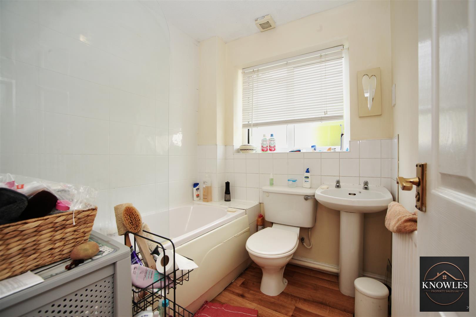 4 coopers way bathroom - Copy.jpg
